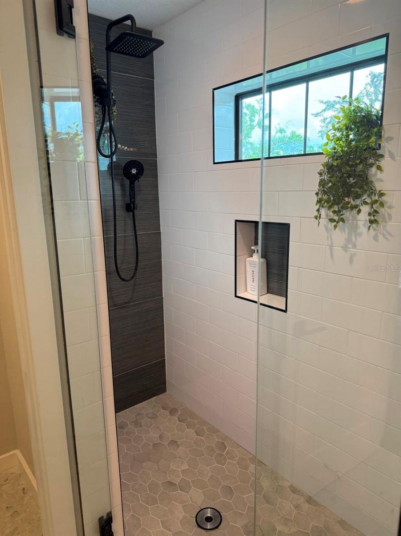 1806 E Caracas Street , Tampa, FL 33610 Photo