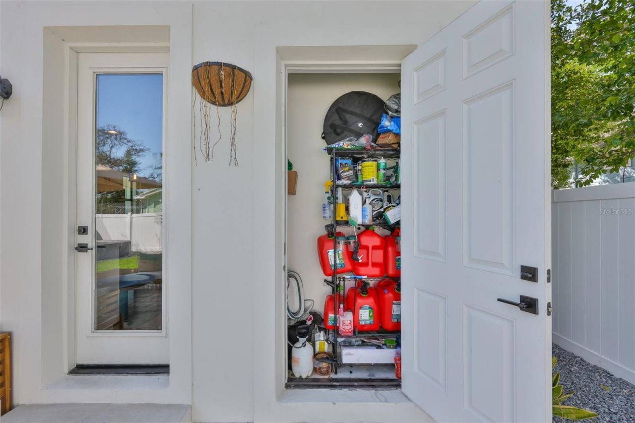 1806 E Caracas Street , Tampa, FL 33610 Photo