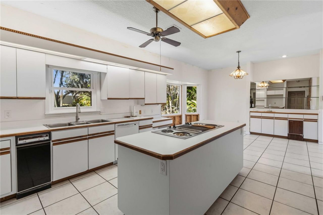 7468 Lake Willis Drive , Orlando, FL 32821 Photo