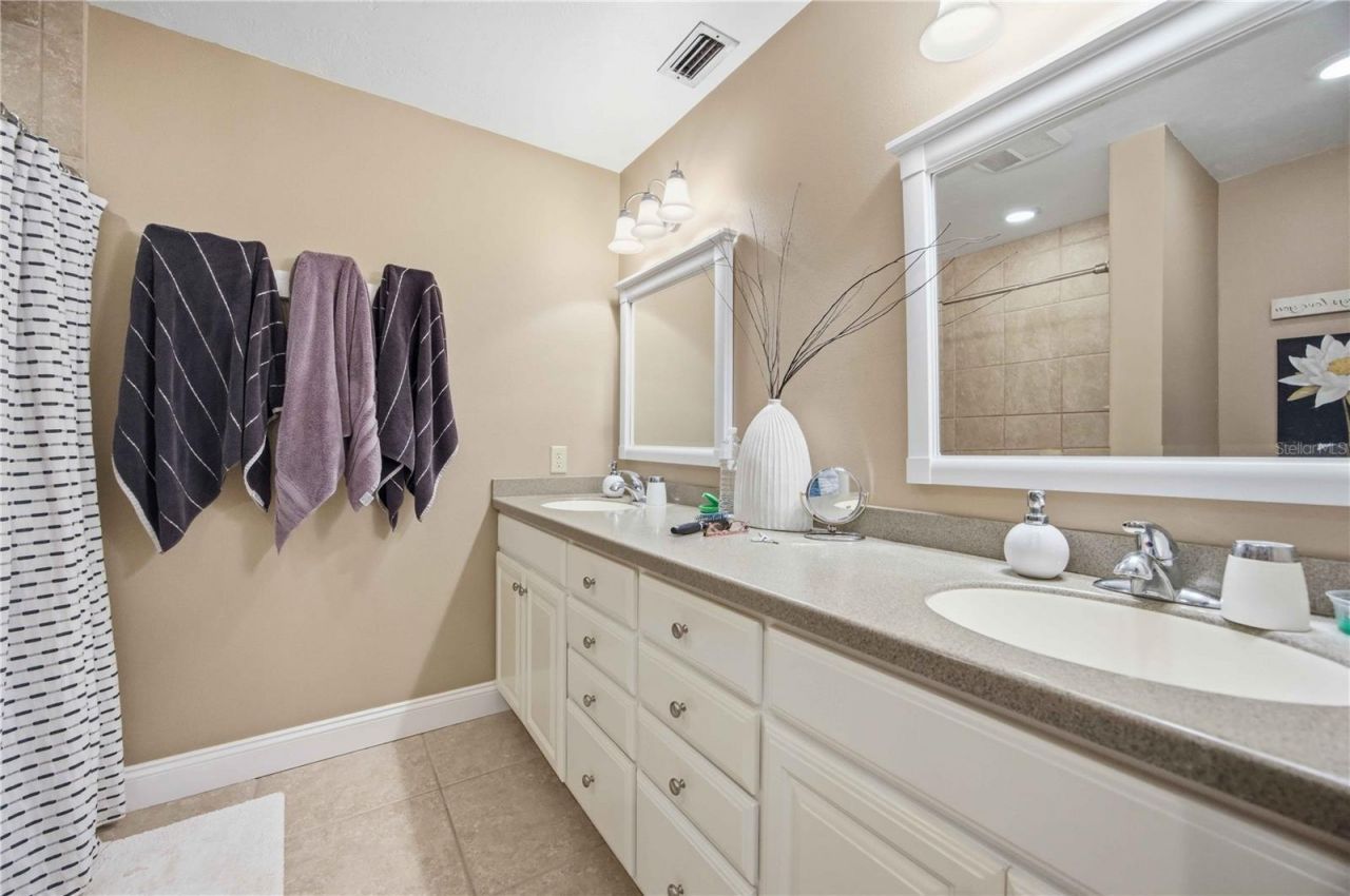 16031 Winburn Drive S, Sarasota, FL 34240 Photo