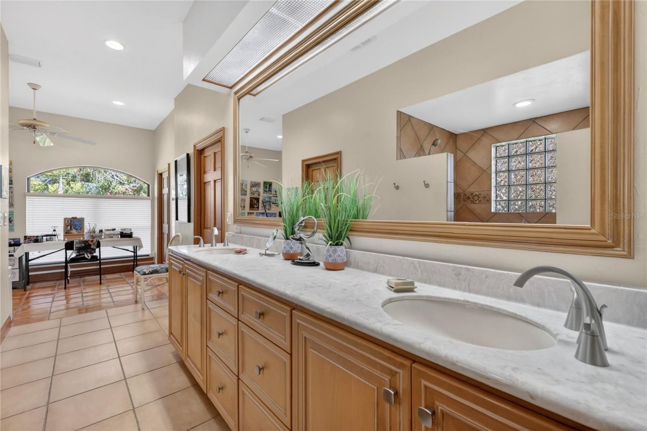 16238 E Shirley Shores Road, Tavares, FL 32778 Photo