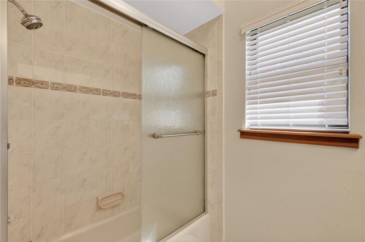 16238 E Shirley Shores Road, Tavares, FL 32778 Photo