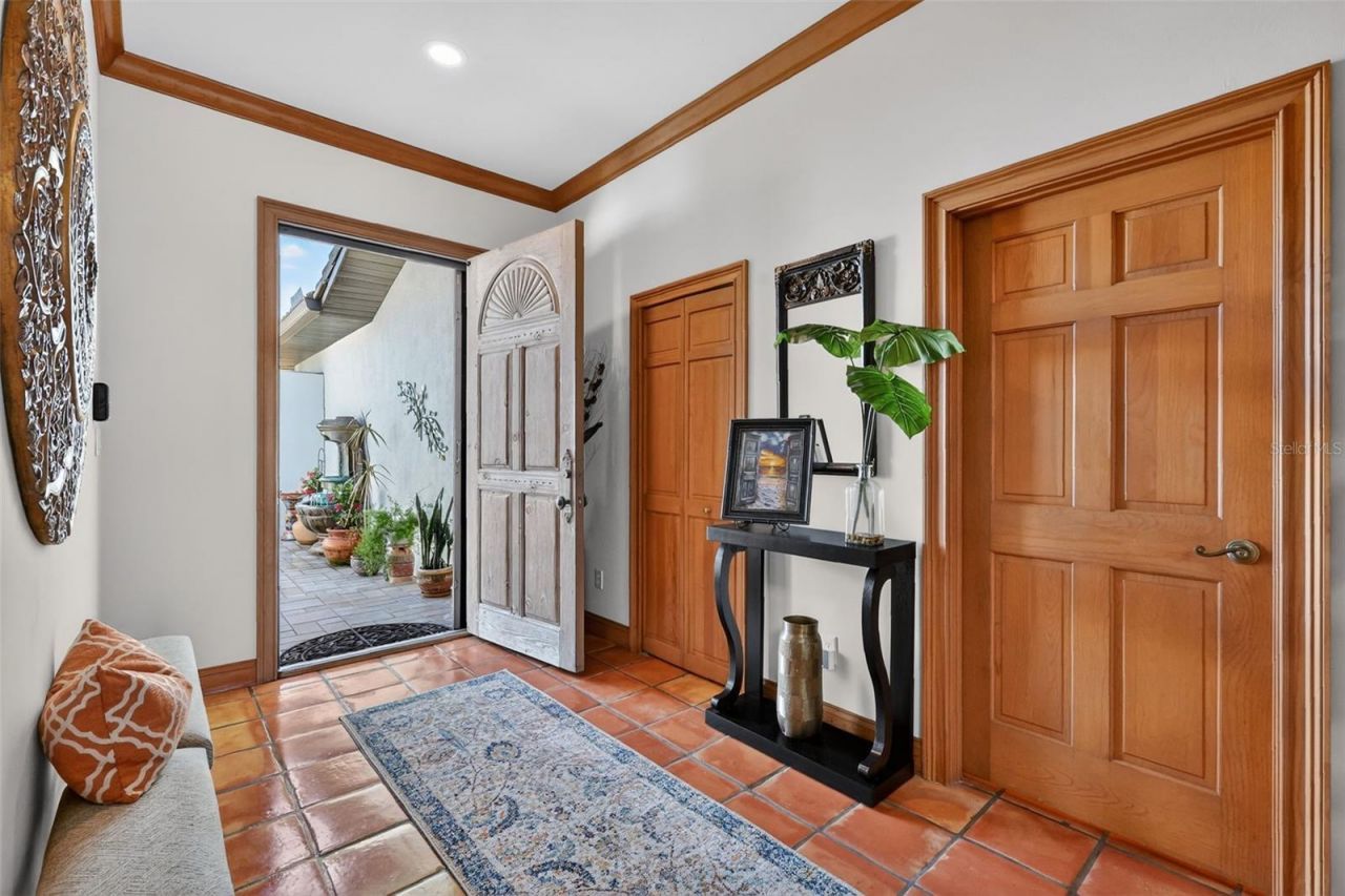 16238 E Shirley Shores Road, Tavares, FL 32778 Photo