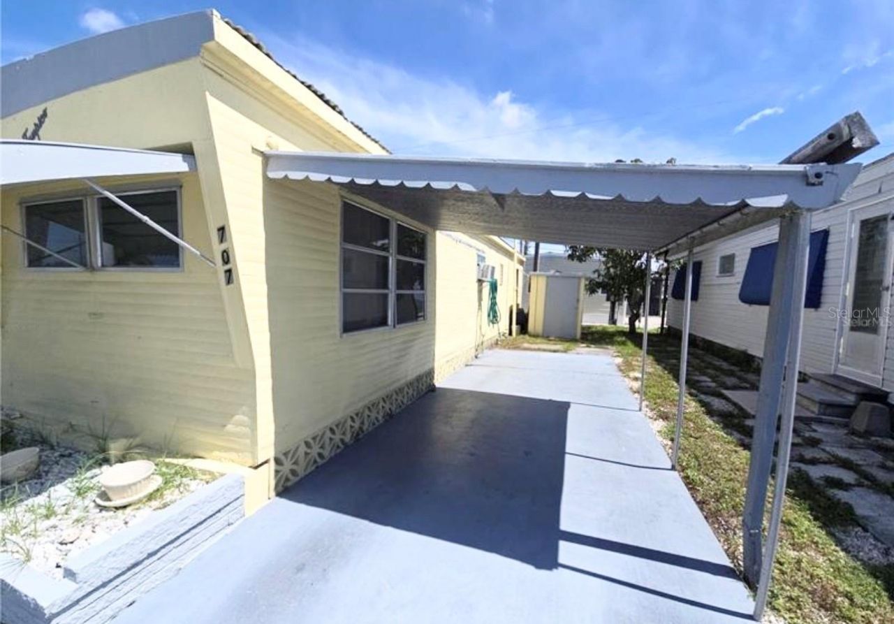 707 49th Avenue Drive W, Bradenton, FL 34207 Photo