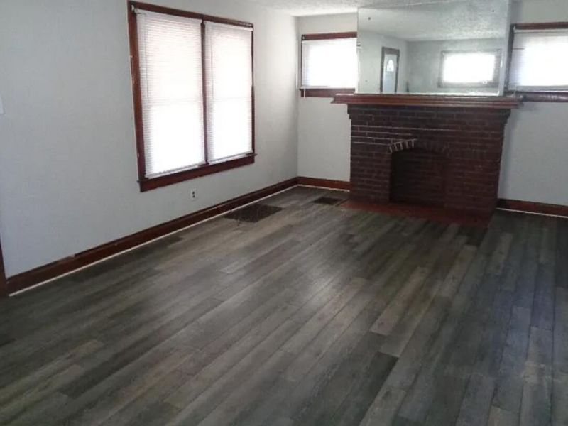 1070 E 16th Avenue, Columbus, OH 43211 Photo 2