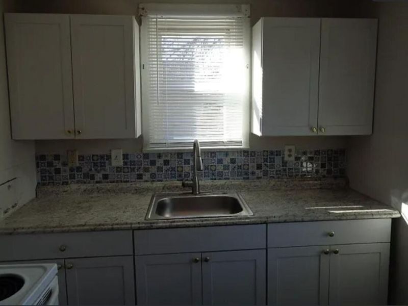 1070 E 16th Avenue, Columbus, OH 43211 Photo 4