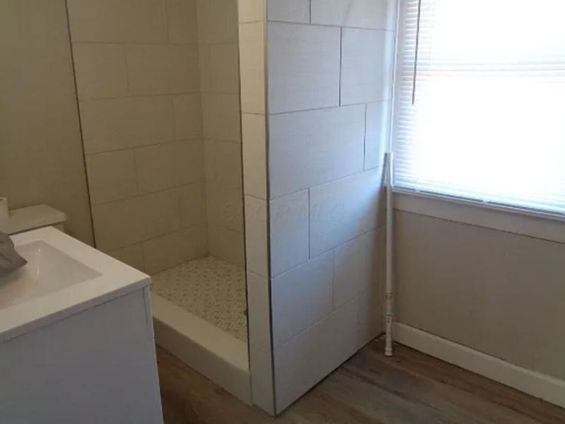 1070 E 16th Avenue, Columbus, OH 43211 Photo 6