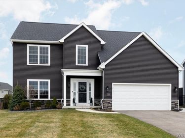 5489 Cooper Ridge, Hamburg, NY 14075