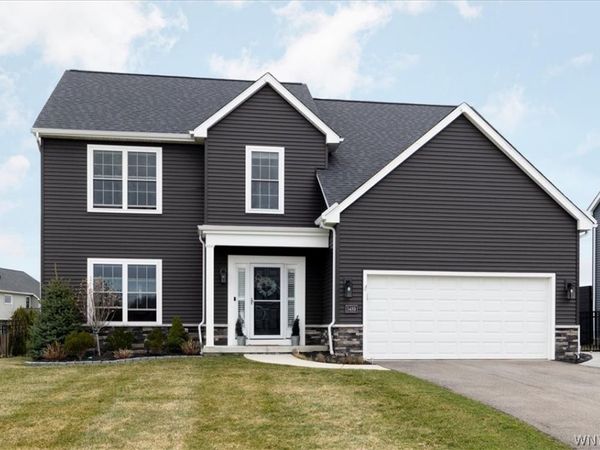 5489 Cooper Ridge, Hamburg, NY 14075