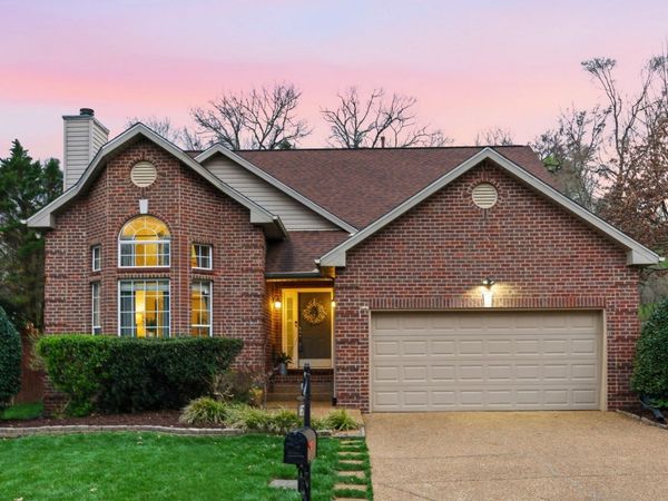 6857 Sunnywood Dr, Nashville, TN 37211