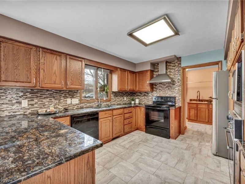 5162 Johnnycake Ridge NE, Canton, OH 44705 Photo 17