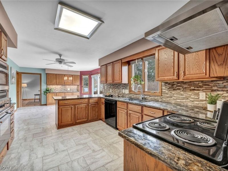 5162 Johnnycake Ridge NE, Canton, OH 44705 Photo 18