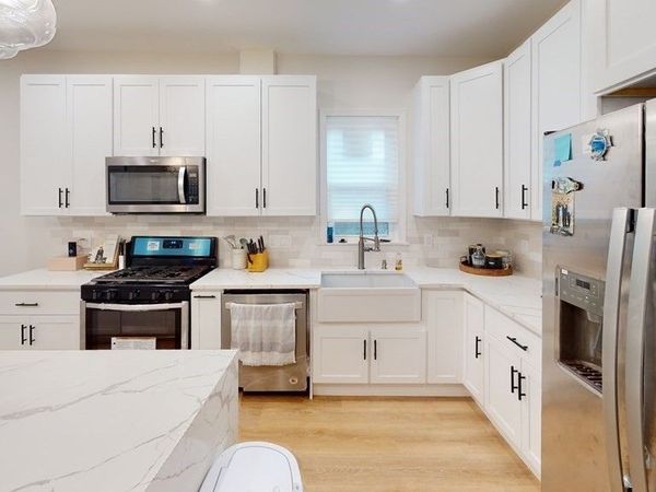 12 York St, Boston, MA 02121