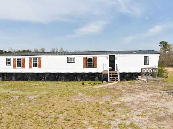 9968 Hardwick Rd., Nichols, SC 29581