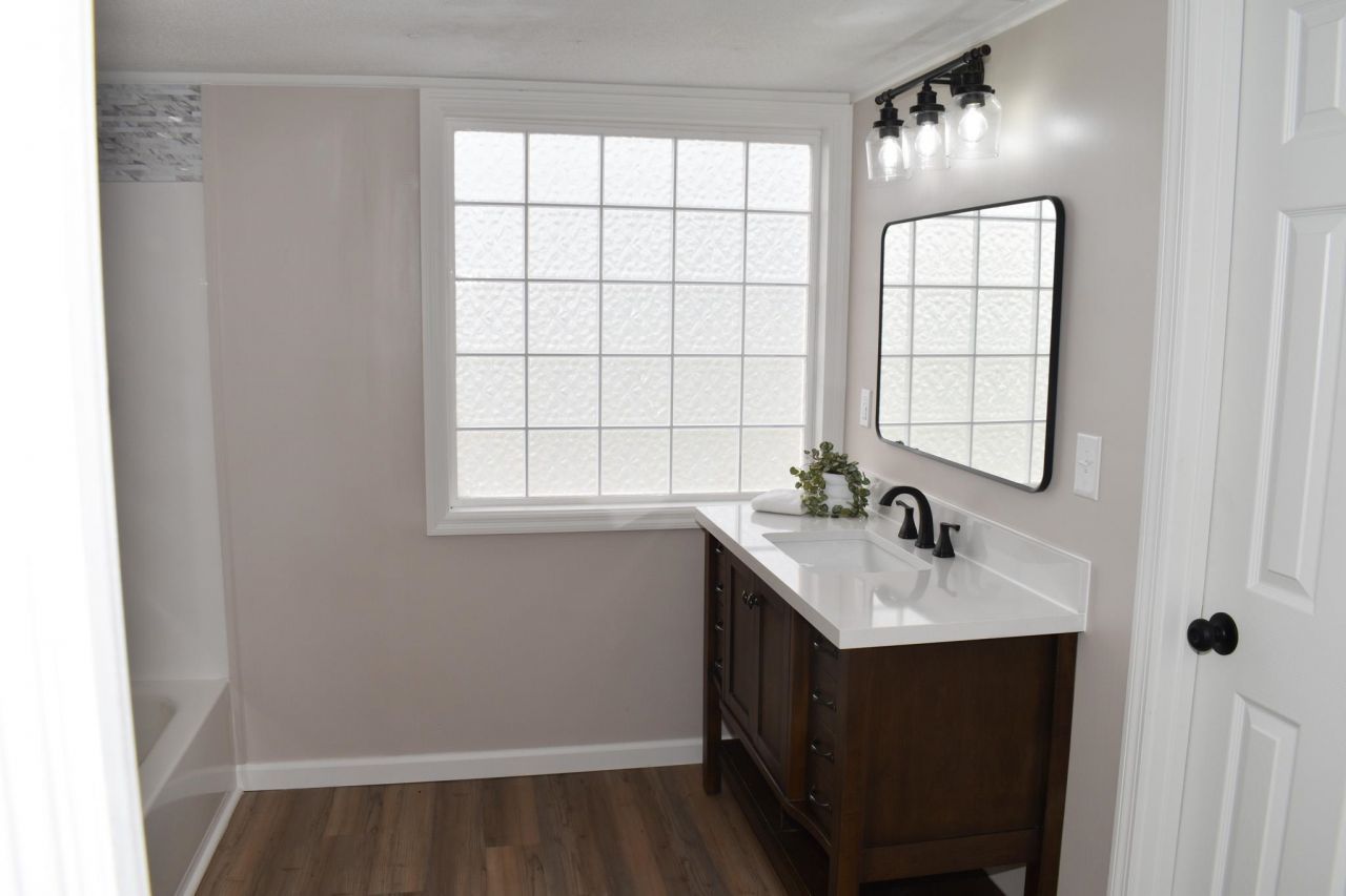 9968 Hardwick Rd. Photo 11