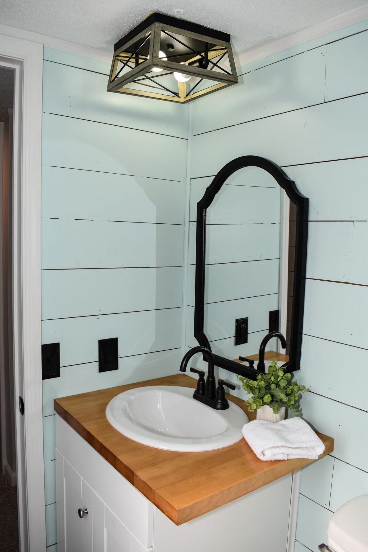 9968 Hardwick Rd. Photo 21