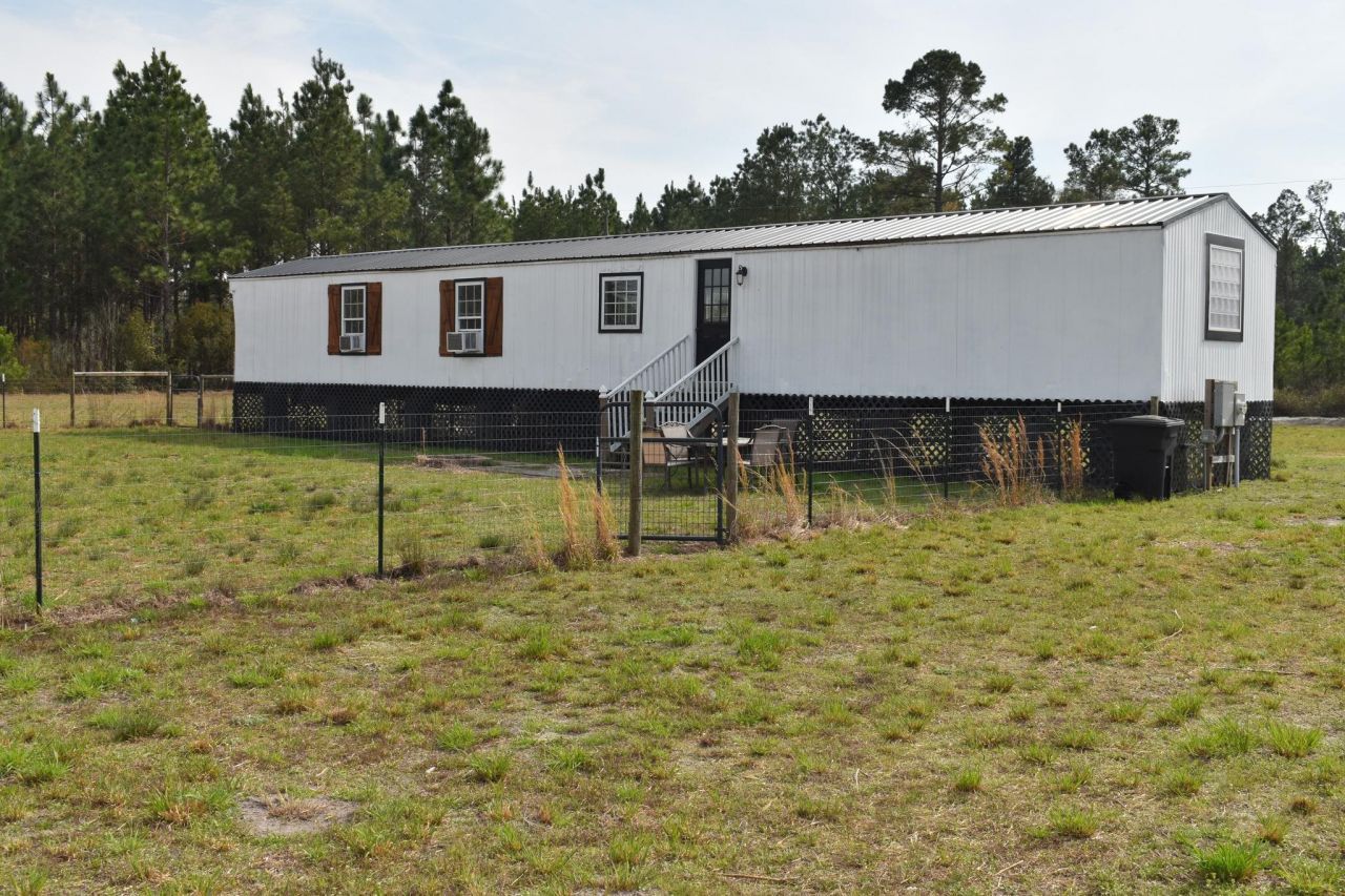 9968 Hardwick Rd. Photo 33