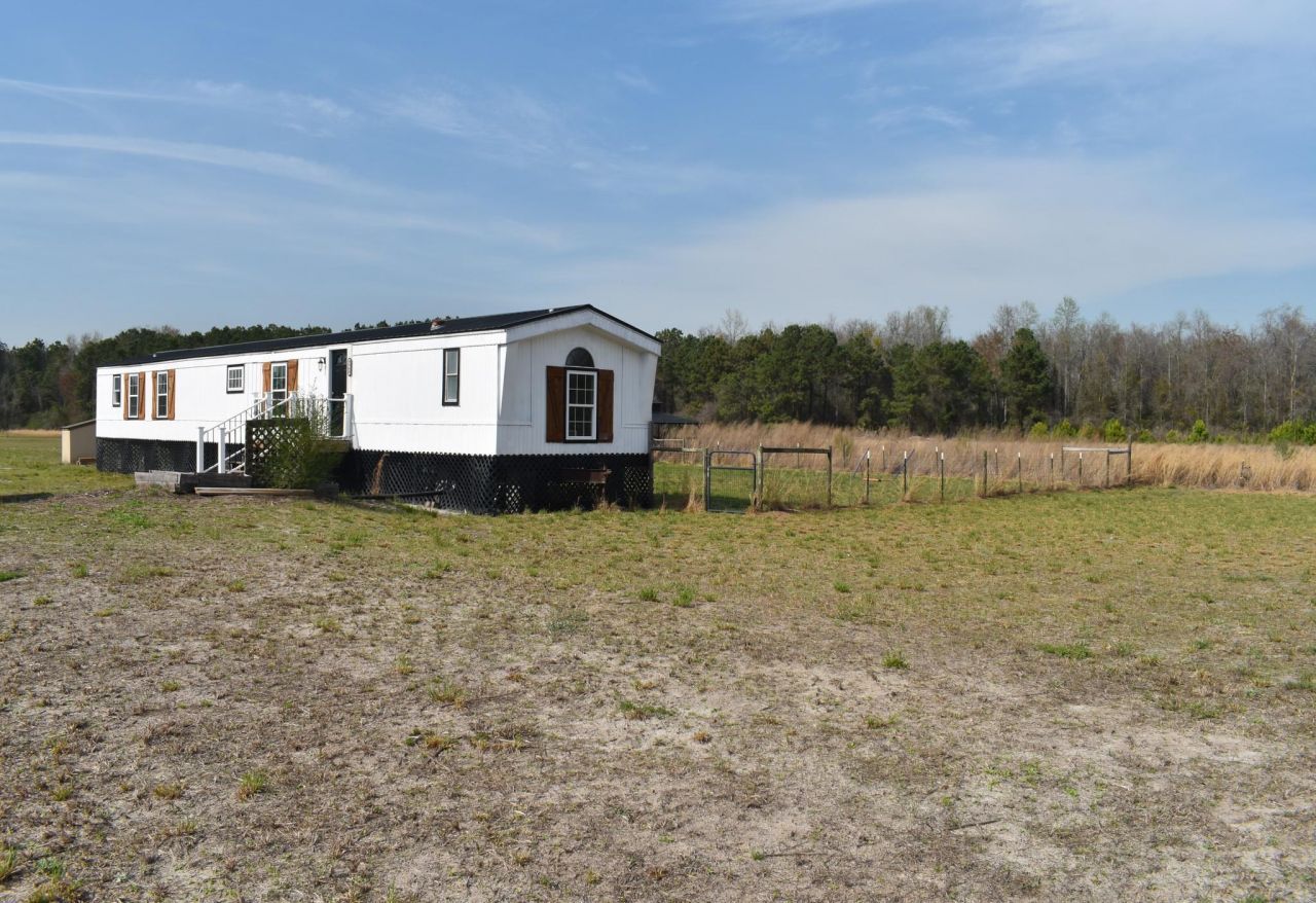 9968 Hardwick Rd. Photo 34