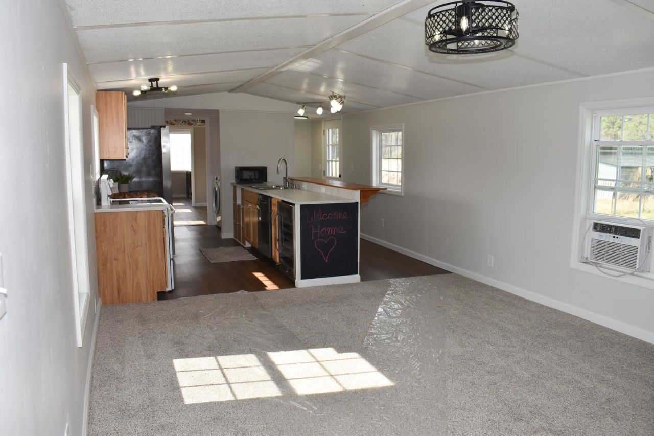 9968 Hardwick Rd. Photo 4