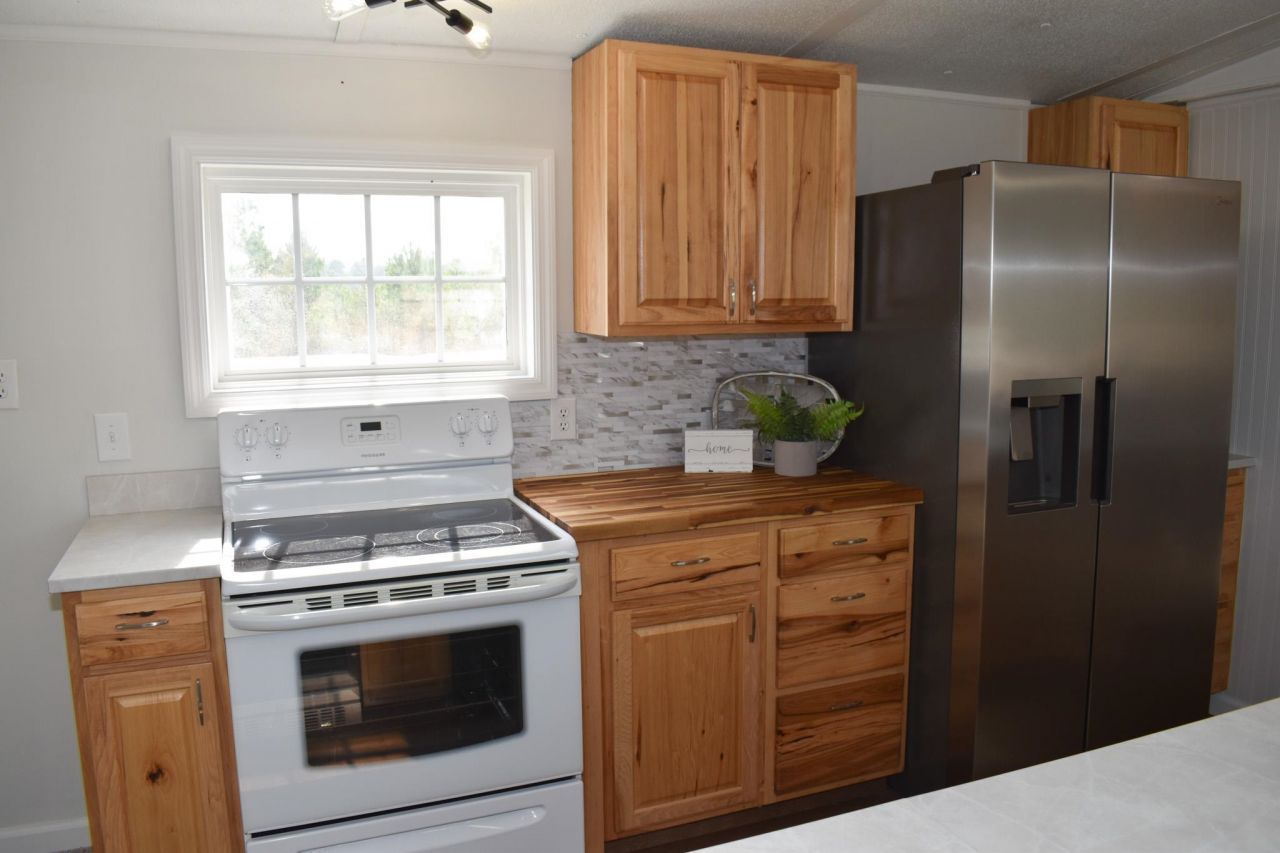 9968 Hardwick Rd. Photo 6