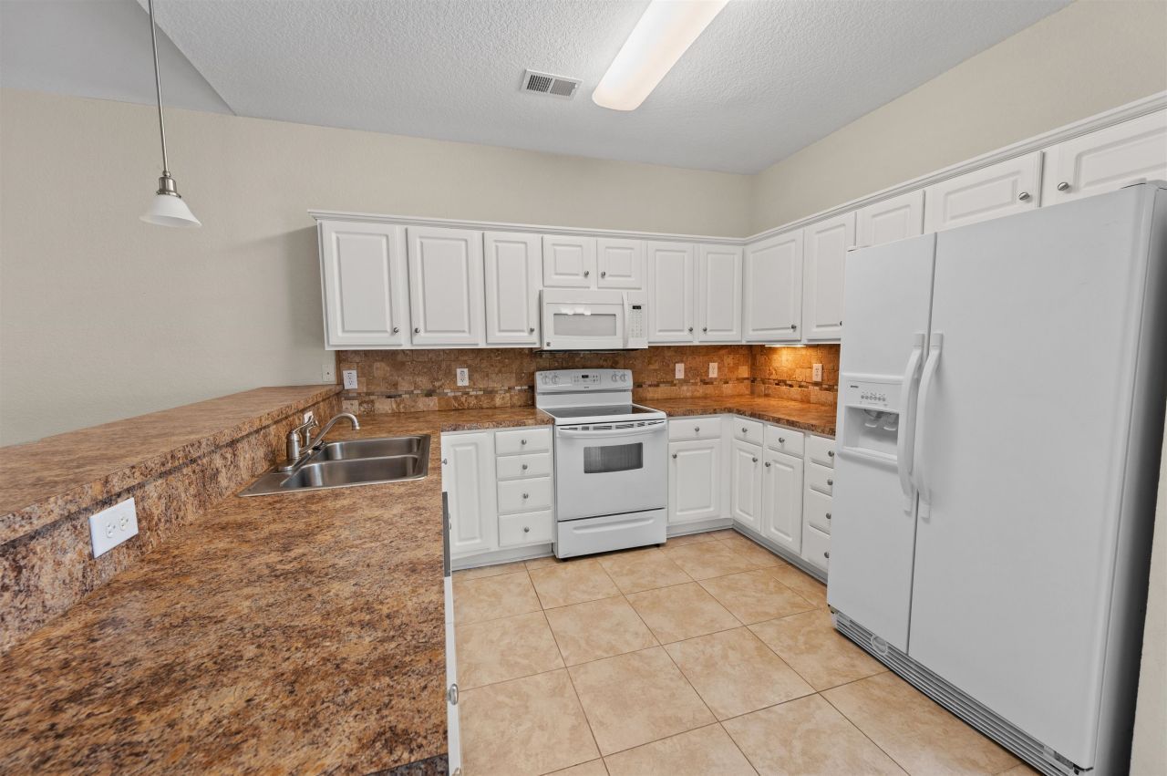 749 Ashley Manor Dr. Photo 9