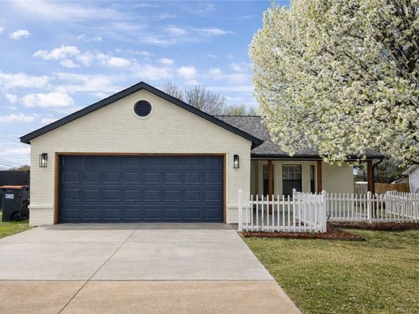 2930 Twin County Street, Springdale, AR 72764