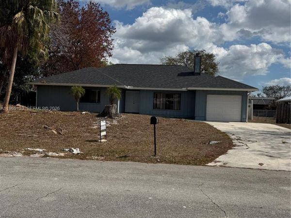 1573 SE Clearbrook St , Port St. Lucie, FL 34983