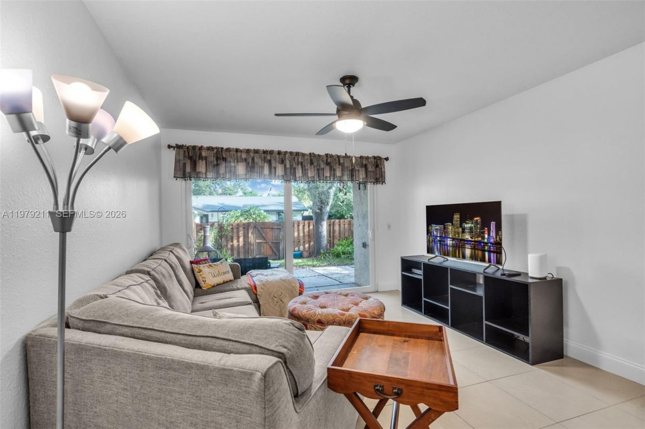 3785 Raleigh Street, Hollywood, FL 33021 Photo