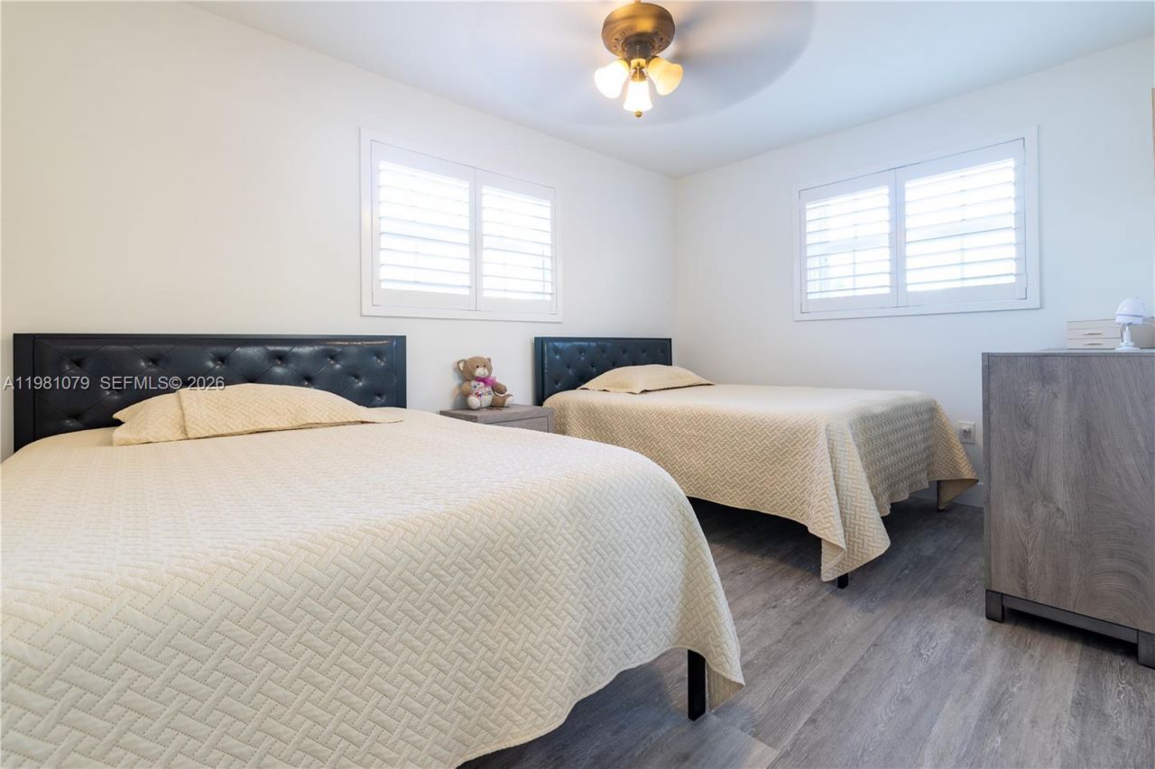 19600 Gulfstream Rd , Cutler Bay, FL 33157 Photo