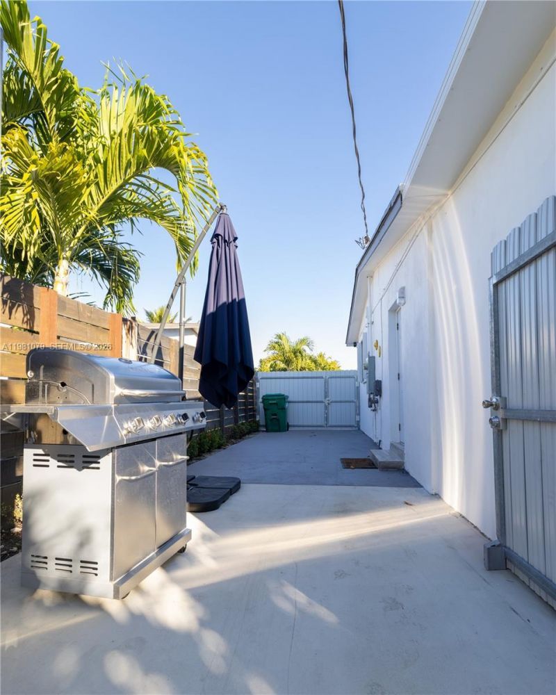 19600 Gulfstream Rd , Cutler Bay, FL 33157 Photo