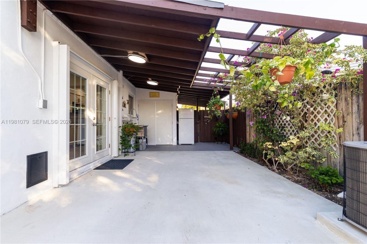 19600 Gulfstream Rd , Cutler Bay, FL 33157 Photo