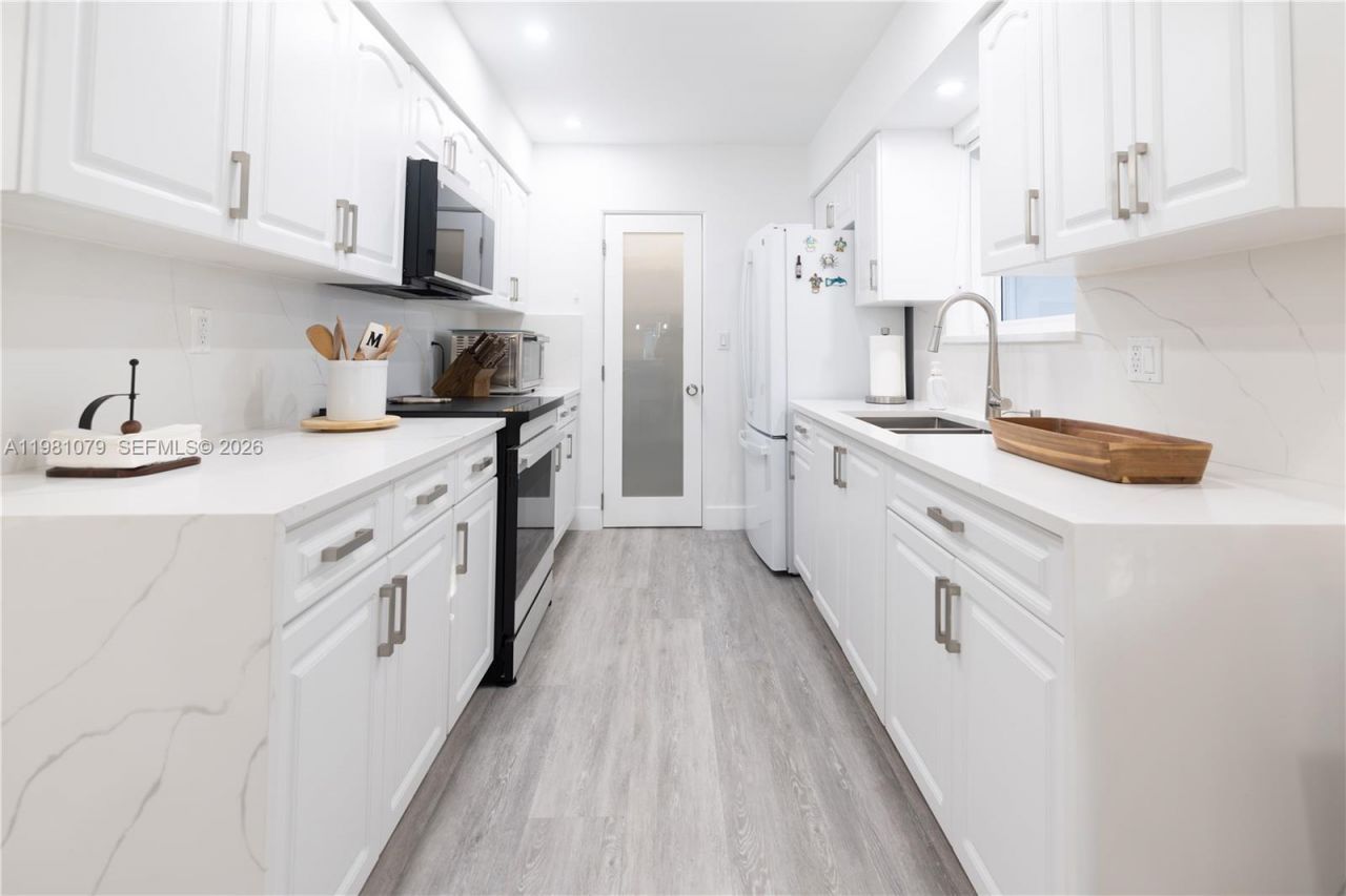 19600 Gulfstream Rd , Cutler Bay, FL 33157 Photo