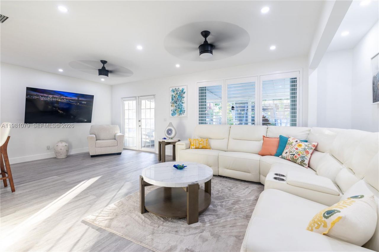 19600 Gulfstream Rd , Cutler Bay, FL 33157 Photo