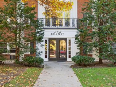 456 Summit Avenue, Unit 203, Saint Paul, MN 55102