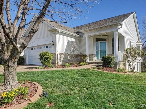 702 Harrier Drive, Unit V, Lake St Louis, MO 63367