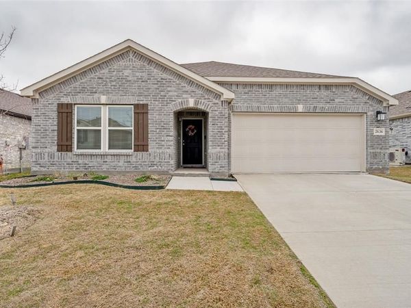2636 Warren Lane, Aubrey, TX 76227