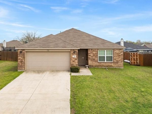 238 Willow Creek Lane, Terrell, TX 75160