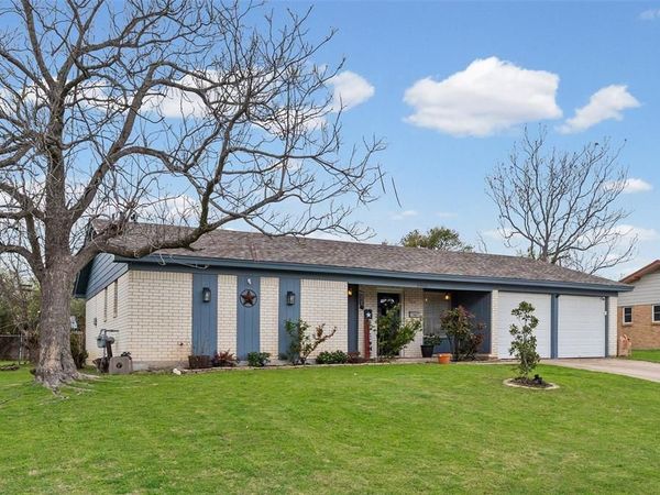 3900 Cresthill Road, Benbrook, TX 76116