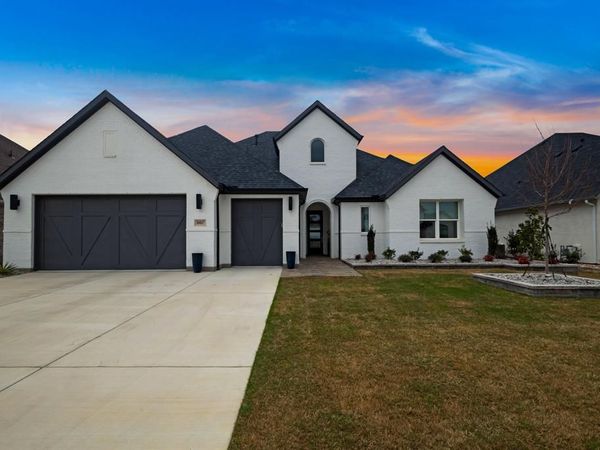 10817 Drinkwater Drive, Denton, TX 76207