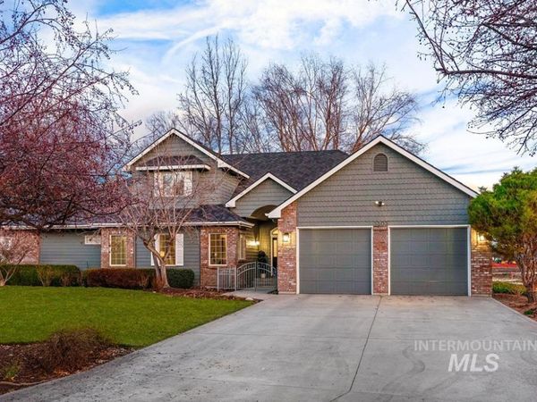 6303 N Fair Oaks Pl, Garden City, ID 83703