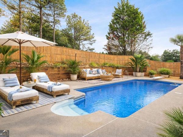 1564 Ember Oaks Circle, Powder Springs, GA 30127