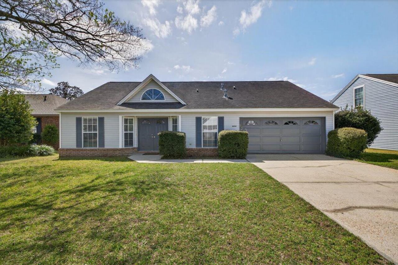 4466 Parkwood Square, Niceville, FL 32578 Main Photo
