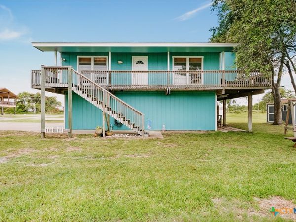 88 Bay Street , Port O'Connor, TX 77982