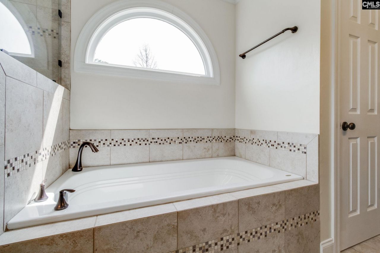 218 Bentwood Drive Photo 27