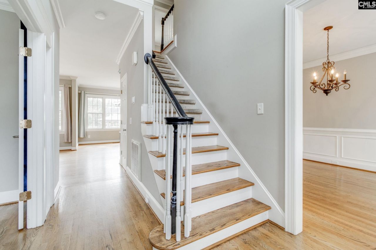 218 Bentwood Drive Photo 6