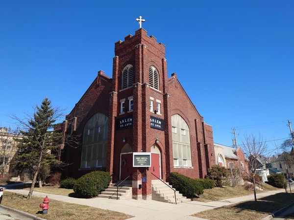 2400 N Cramer STREET, Milwaukee, WI 53211