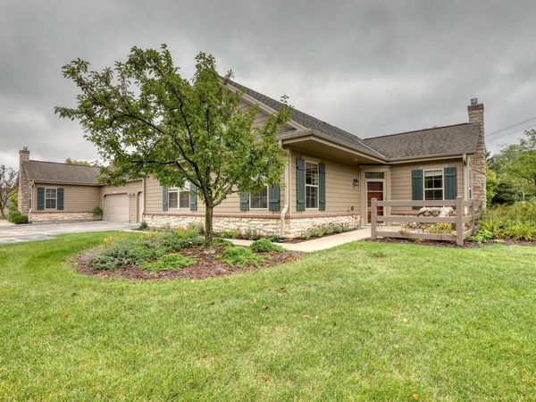 W155N7081 Amberleigh CIRCLE, Menomonee Falls, WI 53051
