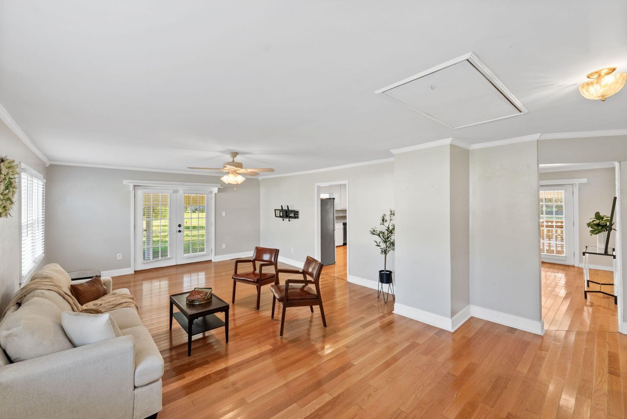 122 George Lane Photo 10