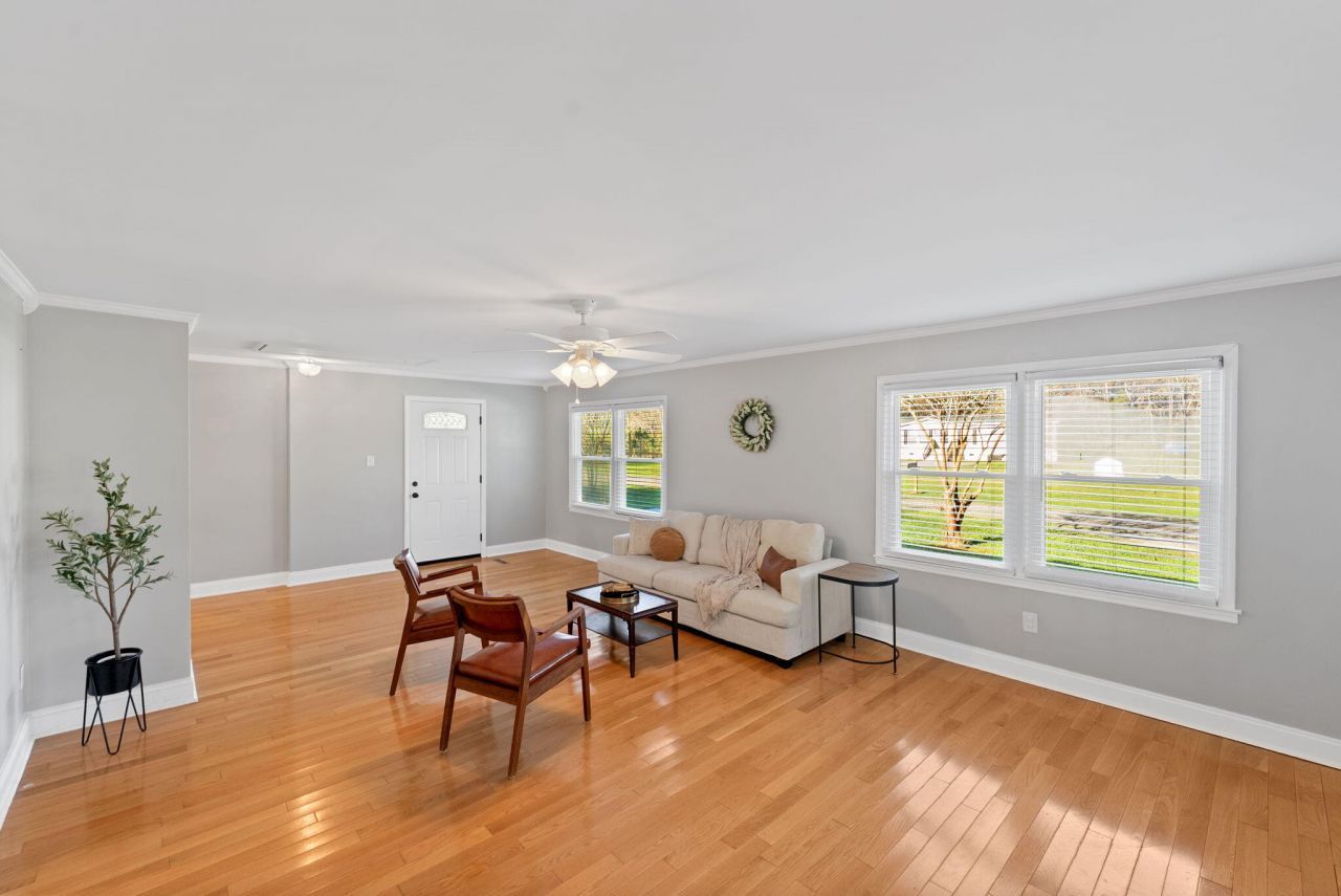 122 George Lane Photo 12