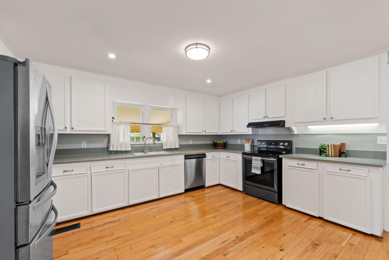 122 George Lane Photo 13